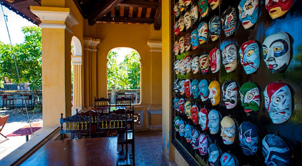 Lầu Tứ Phương Vô Sự