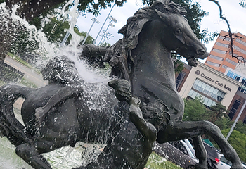J.C. Nichols Memorial Fountain第 9 张图片