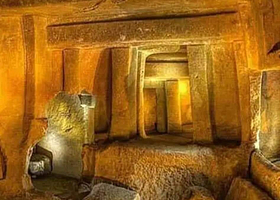 哈尔·萨夫列尼地下宫殿