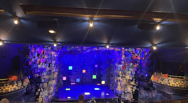 伦敦《玛蒂尔达》音乐剧