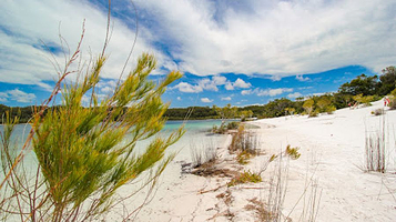 Lake McKenzie (Boorangoora)