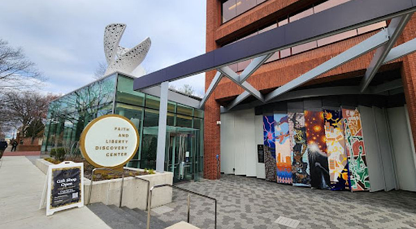 信仰与自由探索中心