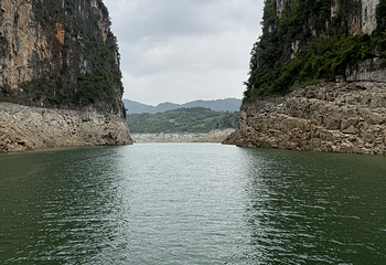 万峰湖第 15 张图片