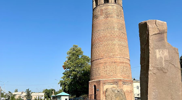 The Uzgen Minaret