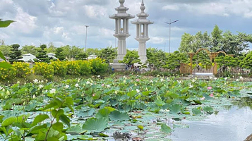 Tinh Tam Lake - Truc Lam Zen Monastery