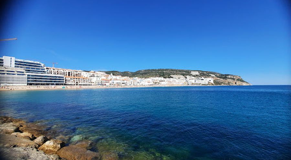 Sesimbra Beach