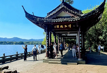 西湖观光游览车第 18 张图片