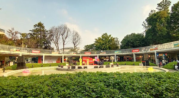 Taman Literasi jakarta blok m