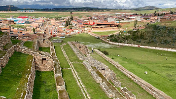 Antigua plaza de Chinchero
