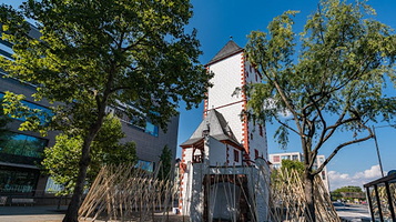 美茵古城楼:刚毅如铁