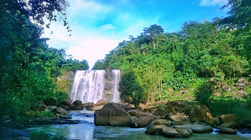 Luhur Waterfall