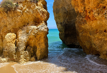 Praia do Camilo第 16 张图片