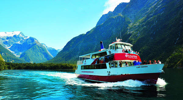 南方探索号 - 米尔福德峡湾游船
