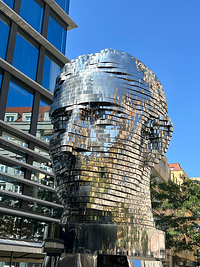 卡夫卡头像雕塑