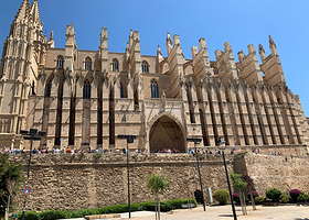 阿尔穆戴纳王宫