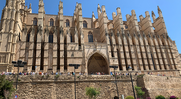 阿尔穆戴纳王宫