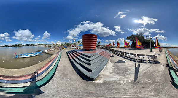 Fish sauce barrel sculpture