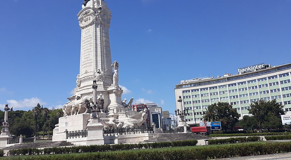 庞巴尔侯爵雕像