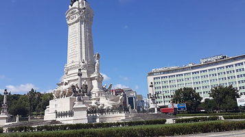 庞巴尔侯爵雕像