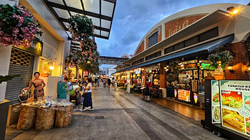 Asiatique The Riverfront Warehouse 7
