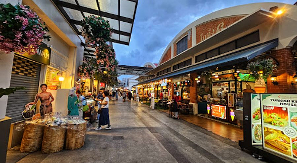 Asiatique The Riverfront Warehouse 7