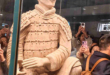 秦始皇兵马俑二号陪葬坑第 16 张图片
