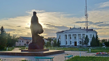 Monument to Igor Kurchatov