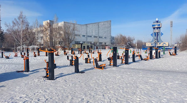 Sportivnaya Ploshchadka, S Trenazherami