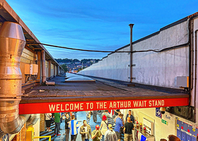 塞尔赫斯特公园球场