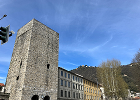 Porta torre di Como