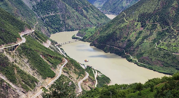 金沙江十八弯第一观景台