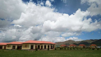 青海湖鸟岛度假村