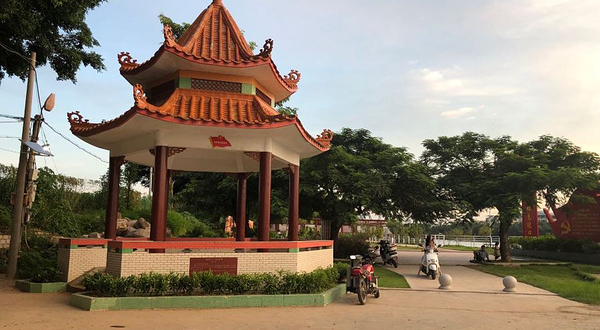 大衙红色渡口纪念亭