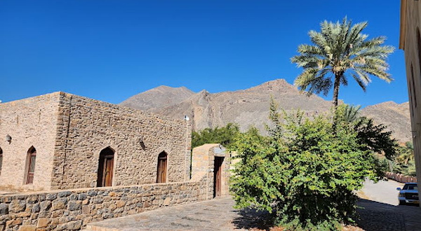 Falaj Al Khatmain birkat al mouz