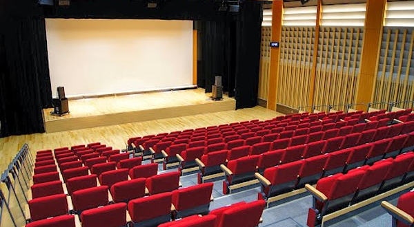 秋田市にぎわい交流館au