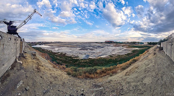 Aralsk historic crane