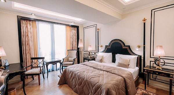 Northern Avenue Pedestrian Street