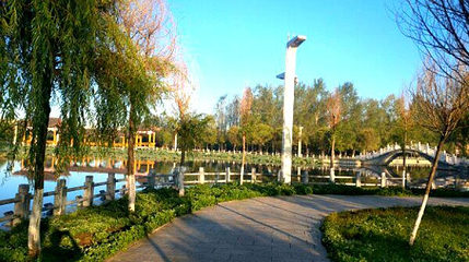 桦西湖公园第 1 张图片