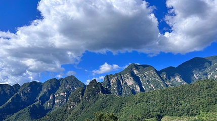 来宾市金秀圣堂大峡谷景区第 1 张图片