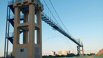 青岛羊毛沟花海湿地公园-水上浮桥