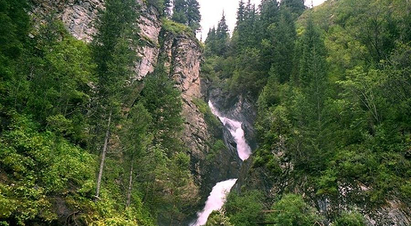 Kairakskiy Waterfall