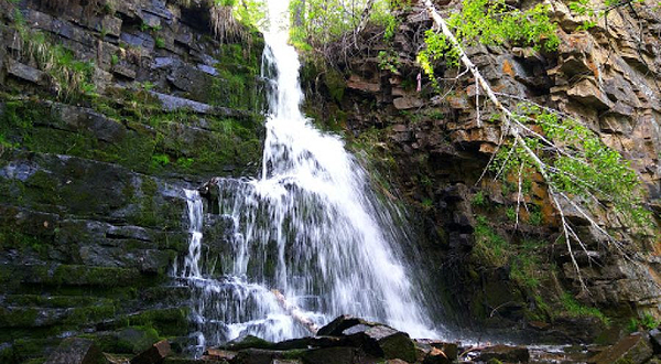 Vodopad Auliye-Bulak