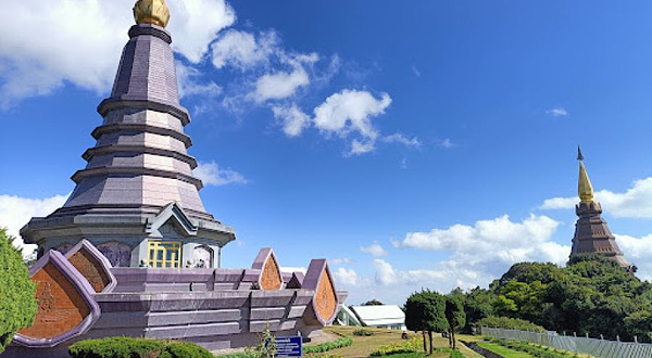 Pagoda Noppamethanedon & Pagoda Nopphonphusiri: The Royal Pagodas of Mount Inthanon Summit
