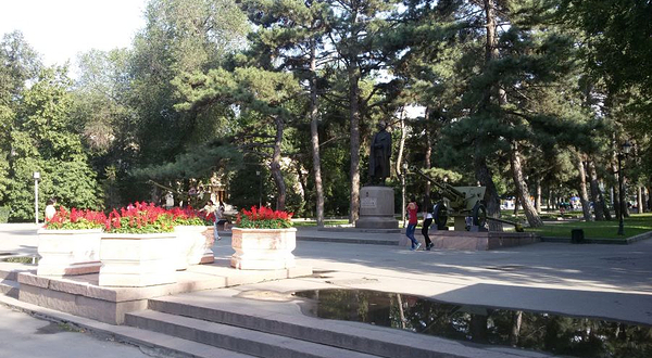 Monument to Bauyrzhan Momyshuly