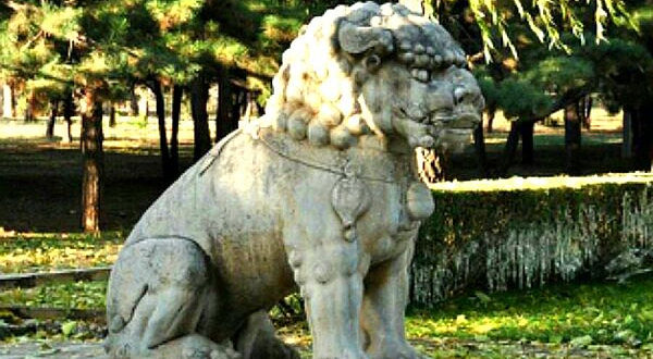 明十三陵·神路-蹲姿麒麟