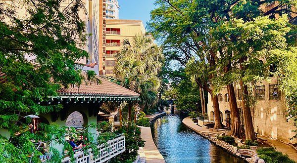 圣安东尼奥河畔步道