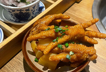 渝少侠·熊猫小院火锅(春熙路店)第 21 张图片