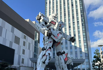 实物大《机动战士高达》独角兽立像第 15 张图片