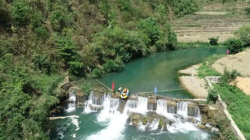 丘北布依谷激情漂流