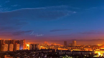 阴阳界-日照金山